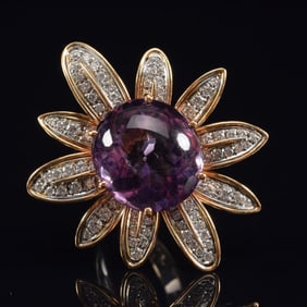 Fine quality 18K gold amethyst and diamond flower form ring. Large slightly oval amethyst stone in