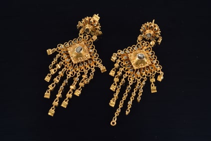 Antique 18K gold Indian diamond set dangle earrings. Open wire work setting with tiered raised