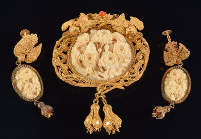 14K gold antique filigree design pin and earrings with full figure bird mounts. Hanging tassels.