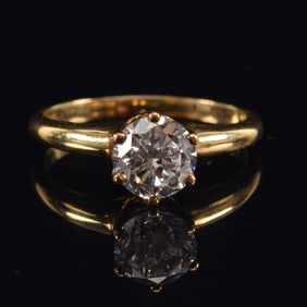 Vintage 14K gold diamond solitaire ring. Round brilliant cut diamond measures 6mm diameter (about