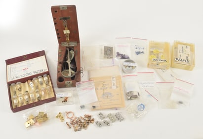 Assorted lot of jeweler's spare parts, including loose gemstones (small diamonds, sapphire,