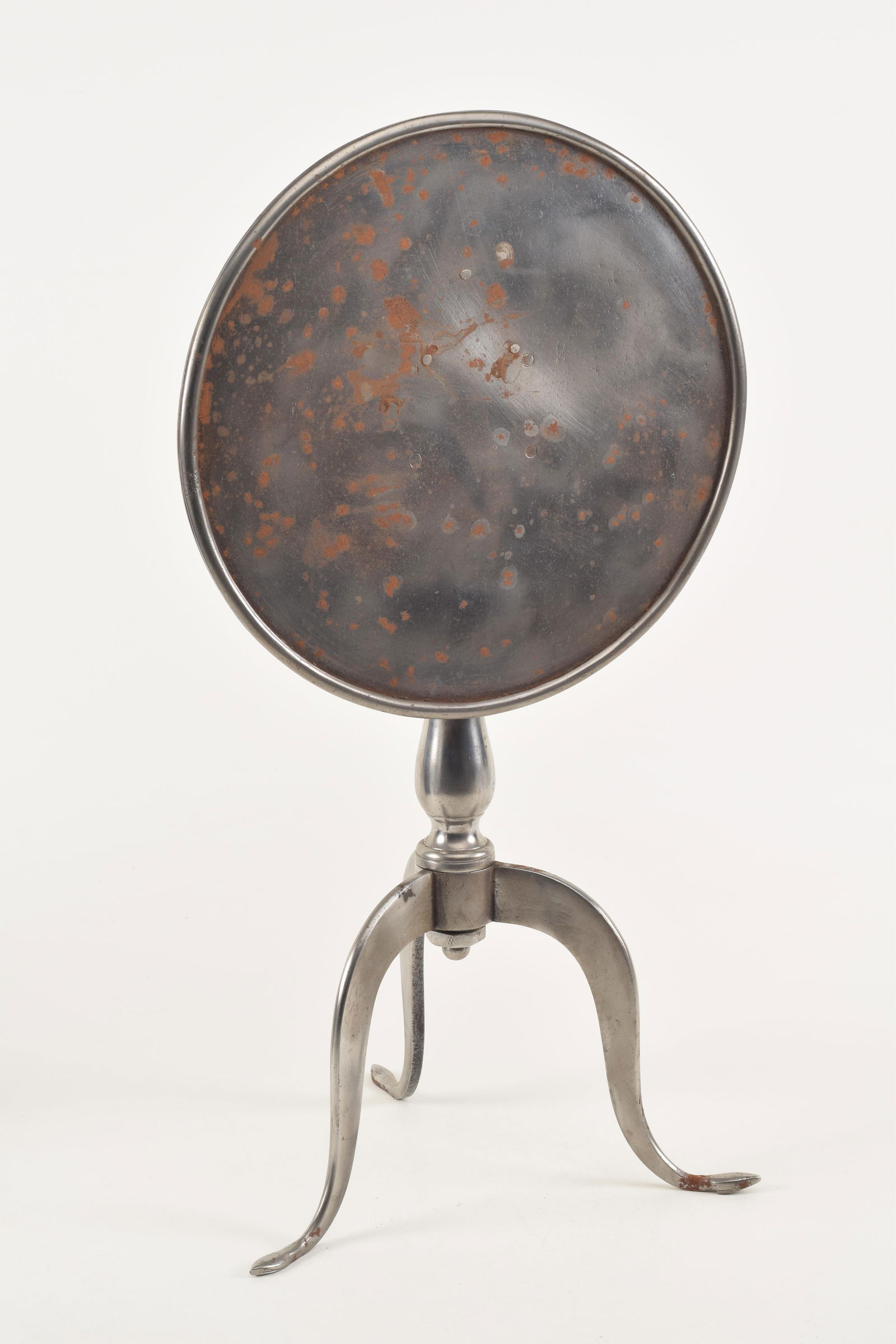 Queen Anne steel miniature tea table form table screen with cabriole legs and slipper feet, 18th (1 of 6)