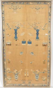 Embroidered panel. China. 18th/19th century. Decoration of the Hundred Antiques on a pale yellow