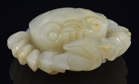 Carved jade crab. China. 18th century. 2.75 x 2.25in.