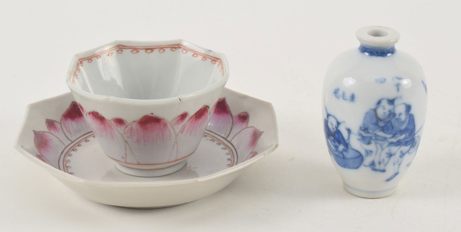Lot of 2 porcelains. China. 18th/19th century. To include: a blue and white snuff bottle and a lotus: Lot of 2 porcelains. China. 18th/19th century. To include: a blue and white snuff bottle and a lotus cup and saucer.