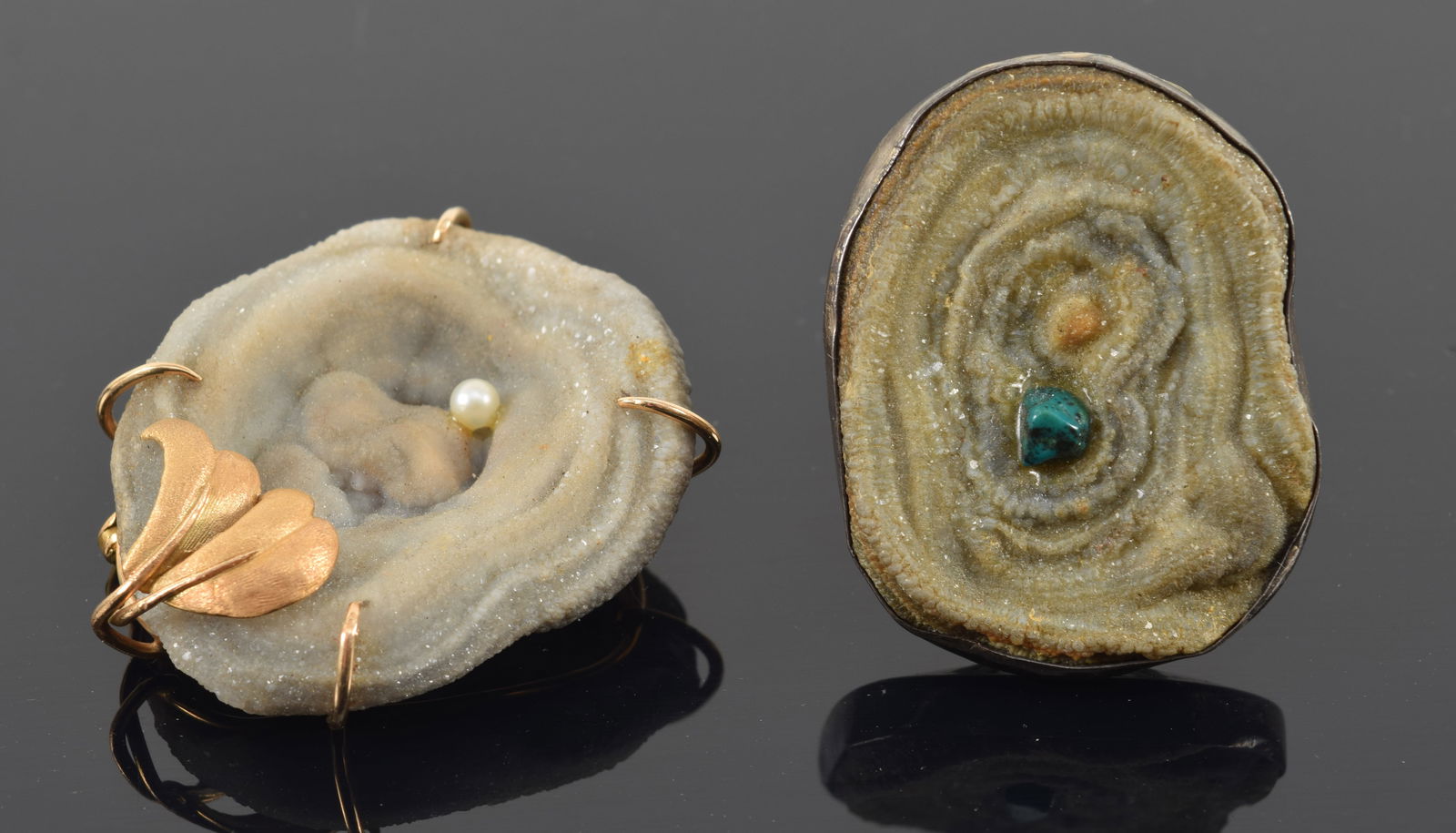 14K gold and silver designer geode jewelry. 1) 14K gold pin with naturalistic geode specimen mounted: 14K gold and silver designer geode jewelry. 1) 14K gold pin with naturalistic geode specimen mounted with a single pearl. Partial hallmarks on reverse. 1.75in length. 2) Silver ring mounted with geode