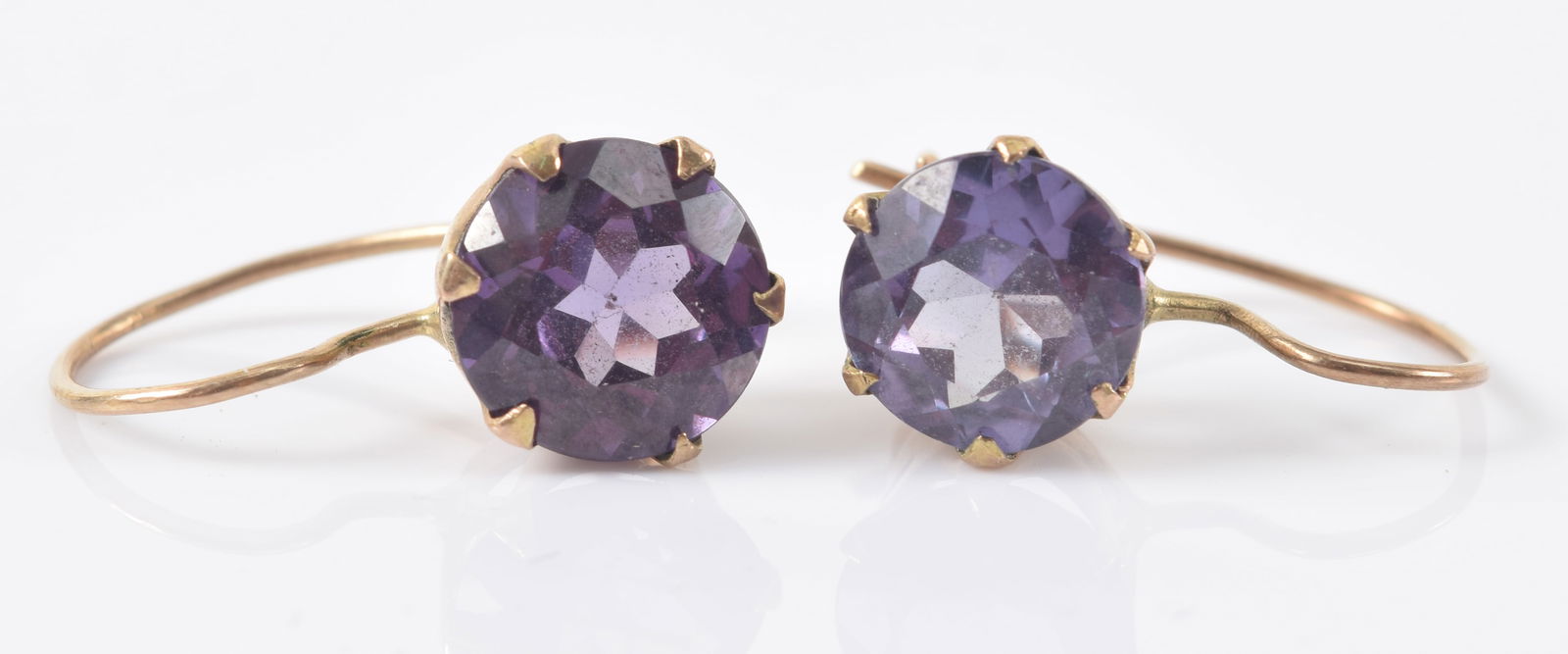 14K gold color changing sapphire earrings. (1 of 4)