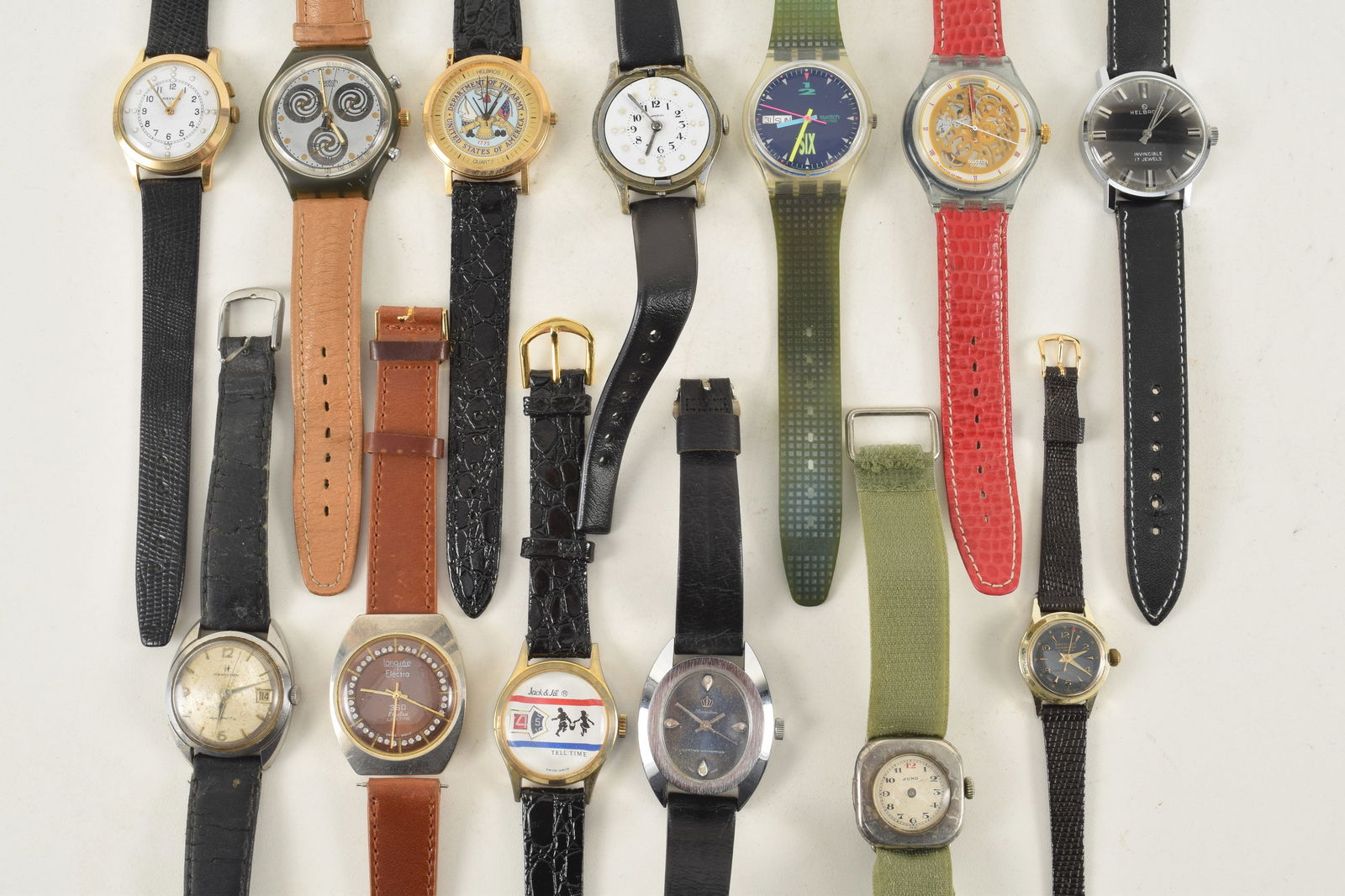 Large lot of vintage wristwatches. (1 of 7)