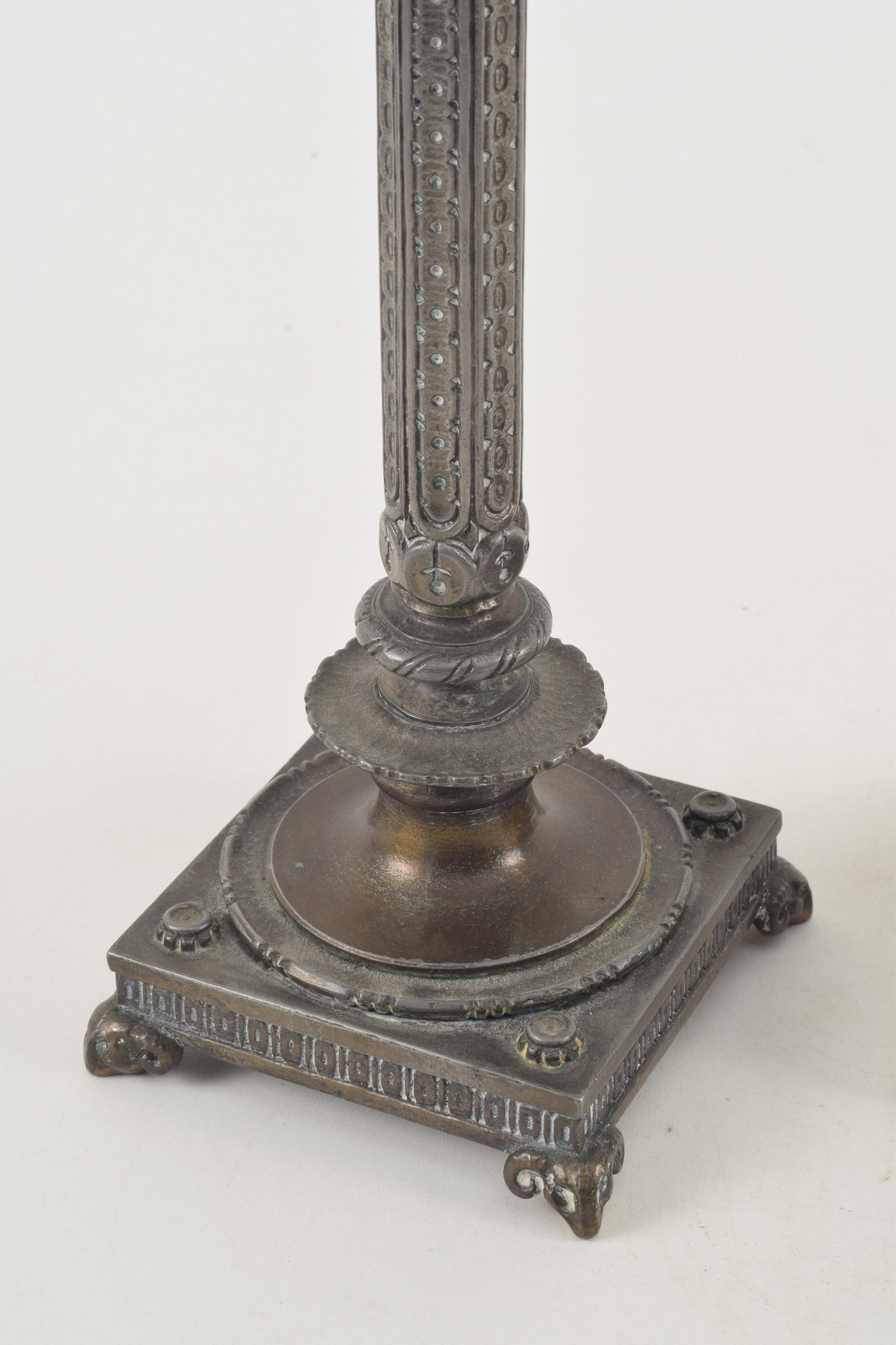 Pair of Oscar Bruno Bach Studio bronze neoclassical candlesticks, circa 1930. Stamped on base Obaso - 3