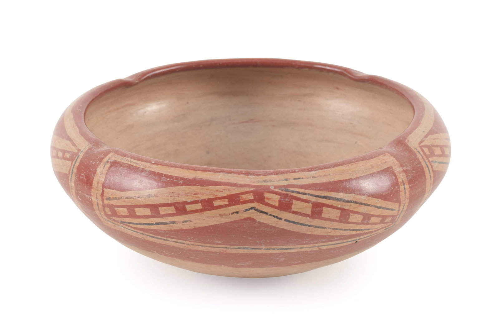 Pre-Columbian "Chupicuaro" pottery bowl with red and black paint decoration. Slightly pinched upper: Pre-Columbian "Chupicuaro" pottery bowl with red and black paint decoration. Slightly pinched upper rim in 4 spots. Ca. 400 B.C. to 200 A.D. From the Peter Wray collection. With a 1968 certificate of