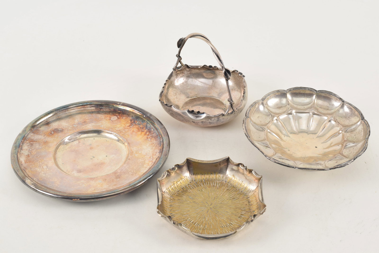 Collection of 4 German silver bowls including a footed bowl and a handled bon bon marked 800. (1 of 10)