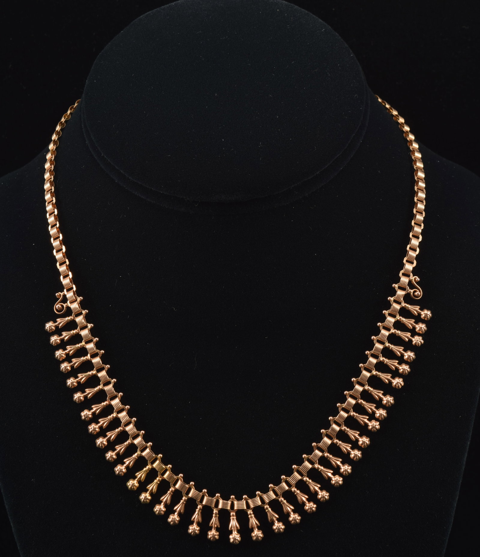 Vintage 14K gold floral drop pattern necklace. Fancy links with scrollwork caps. Clasp marked 585.: Vintage 14K gold floral drop pattern necklace. Fancy links with scrollwork caps. Clasp marked 585. 16in length. 10.6 grams.
