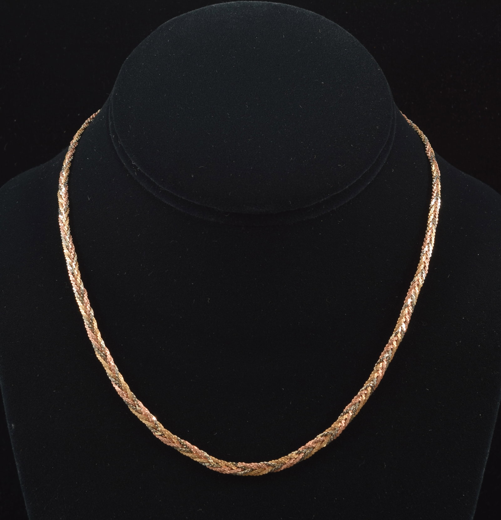 14K tri-color gold serpentine necklace. Clasp marked VN8 14K. 16in length. 10.2 grams.: 14K tri-color gold serpentine necklace. Clasp marked VN8 14K. 16in length. 10.2 grams.