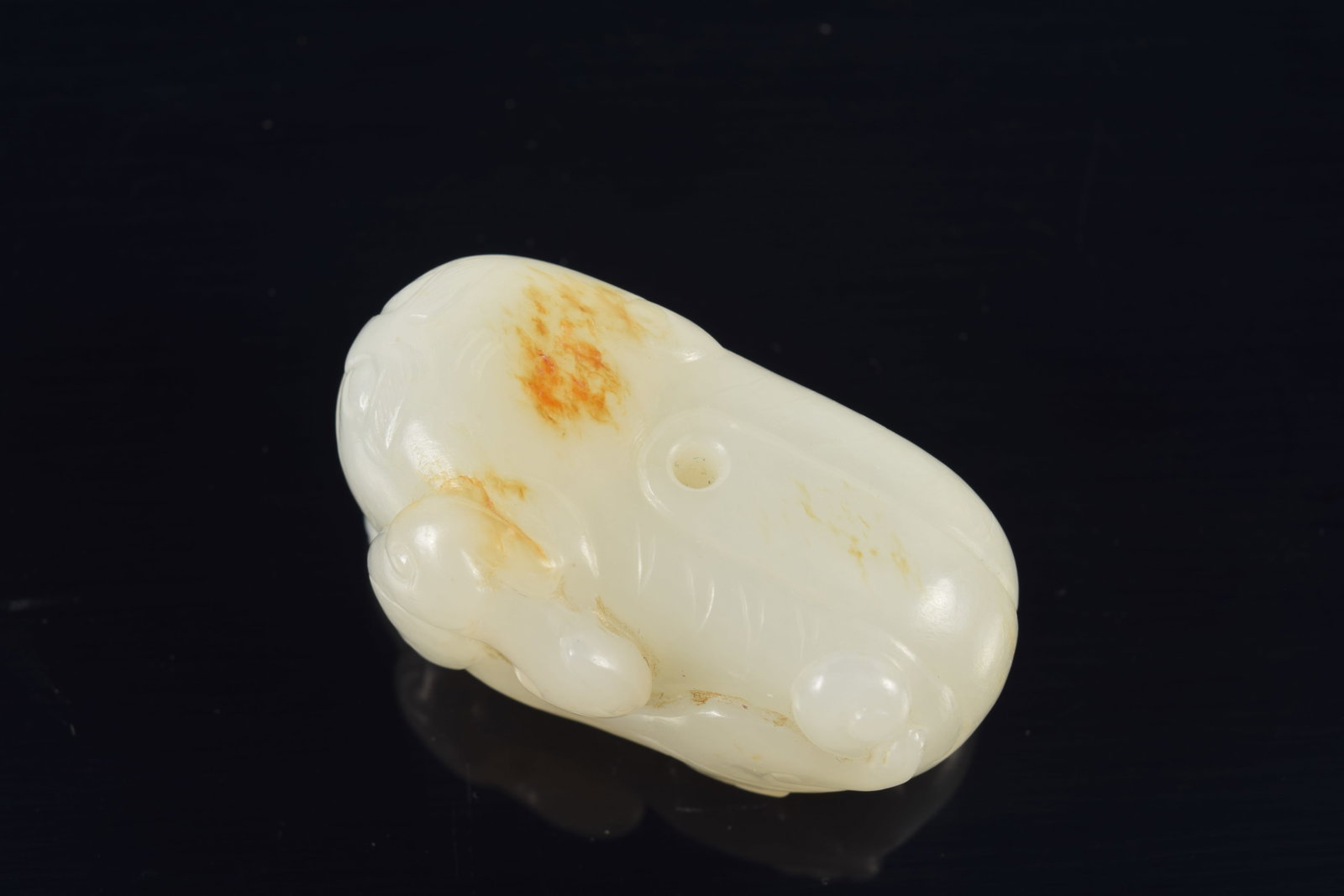 Jade pendant. China. 18th century. Pure white stone with a russet mark. Chih lung and a foo dog. - 5