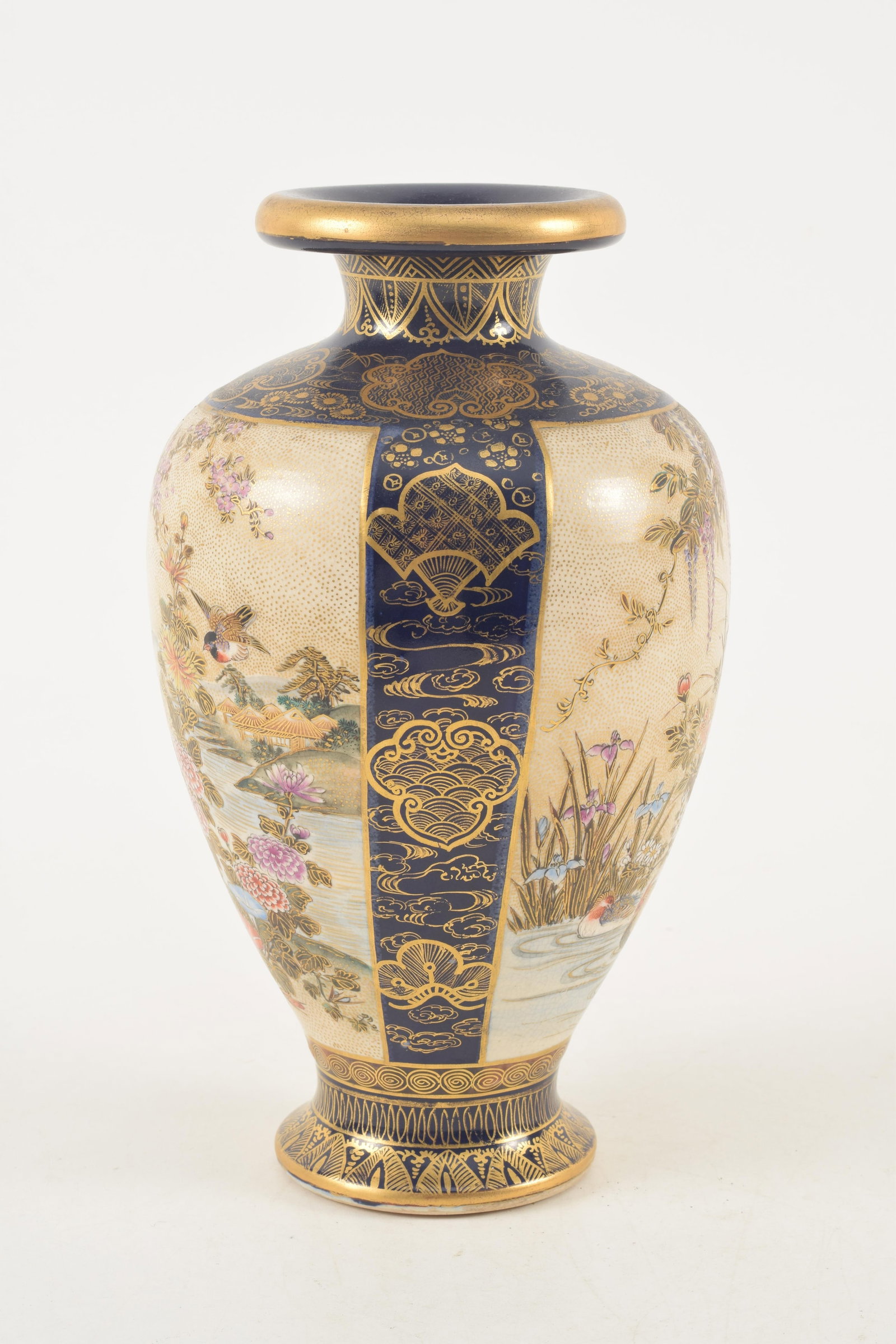 Satsuma vase. Japan. Meiji period (1868-1912). Decoration of mandarin ducks on a brocaded blue - 5