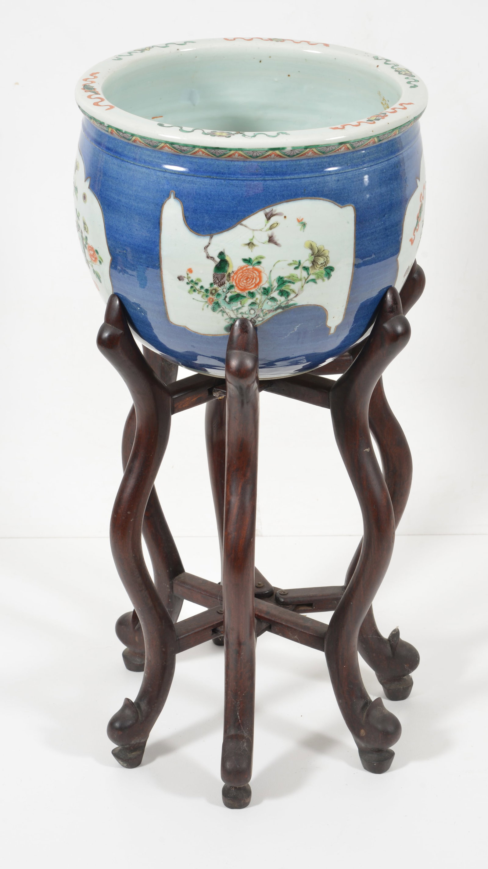 19th century Chinese porcelain planter. Blue ground with motifs of the hundred antiques and floral - 3