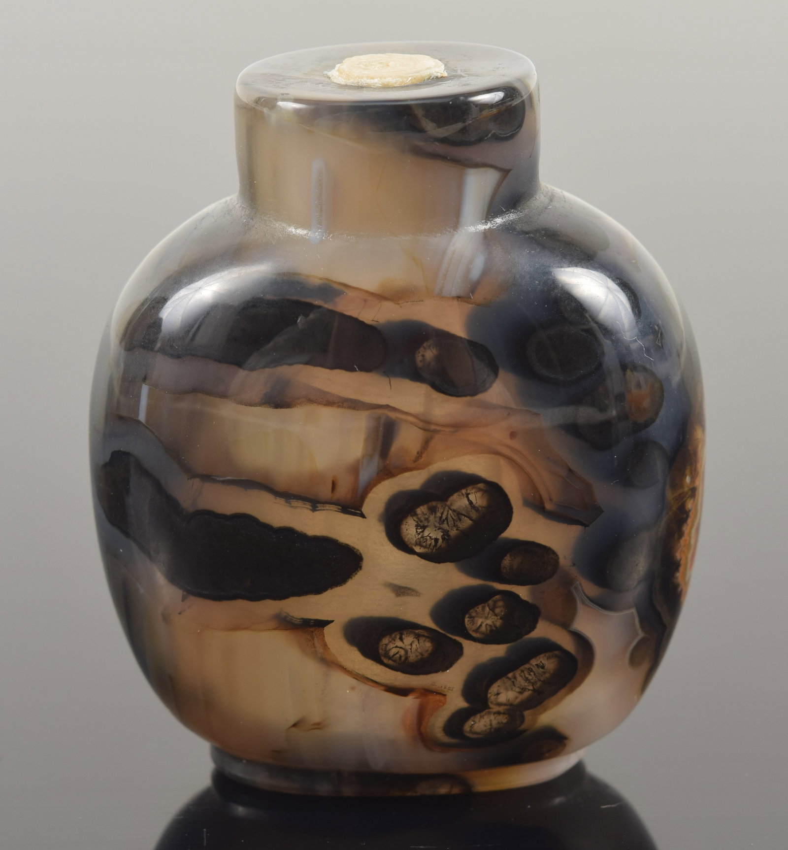 19th century Chinese shadow agate carved snuff bottle. Unusual skin decoration on side. No stopper. (1 of 6)