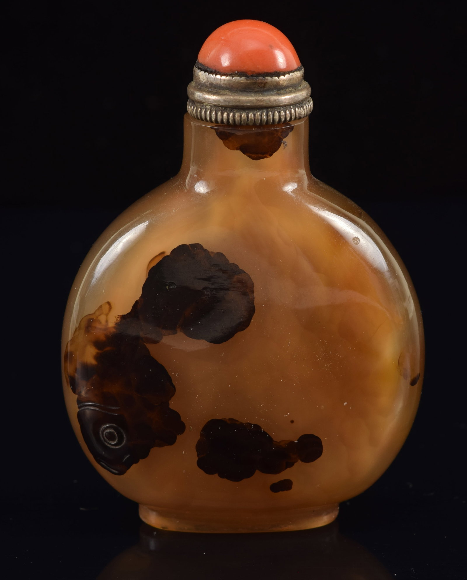 19th century Chinese shadow agate snuff bottle with fish decoration. Silver? and coral stopper. 2 (1 of 7)
