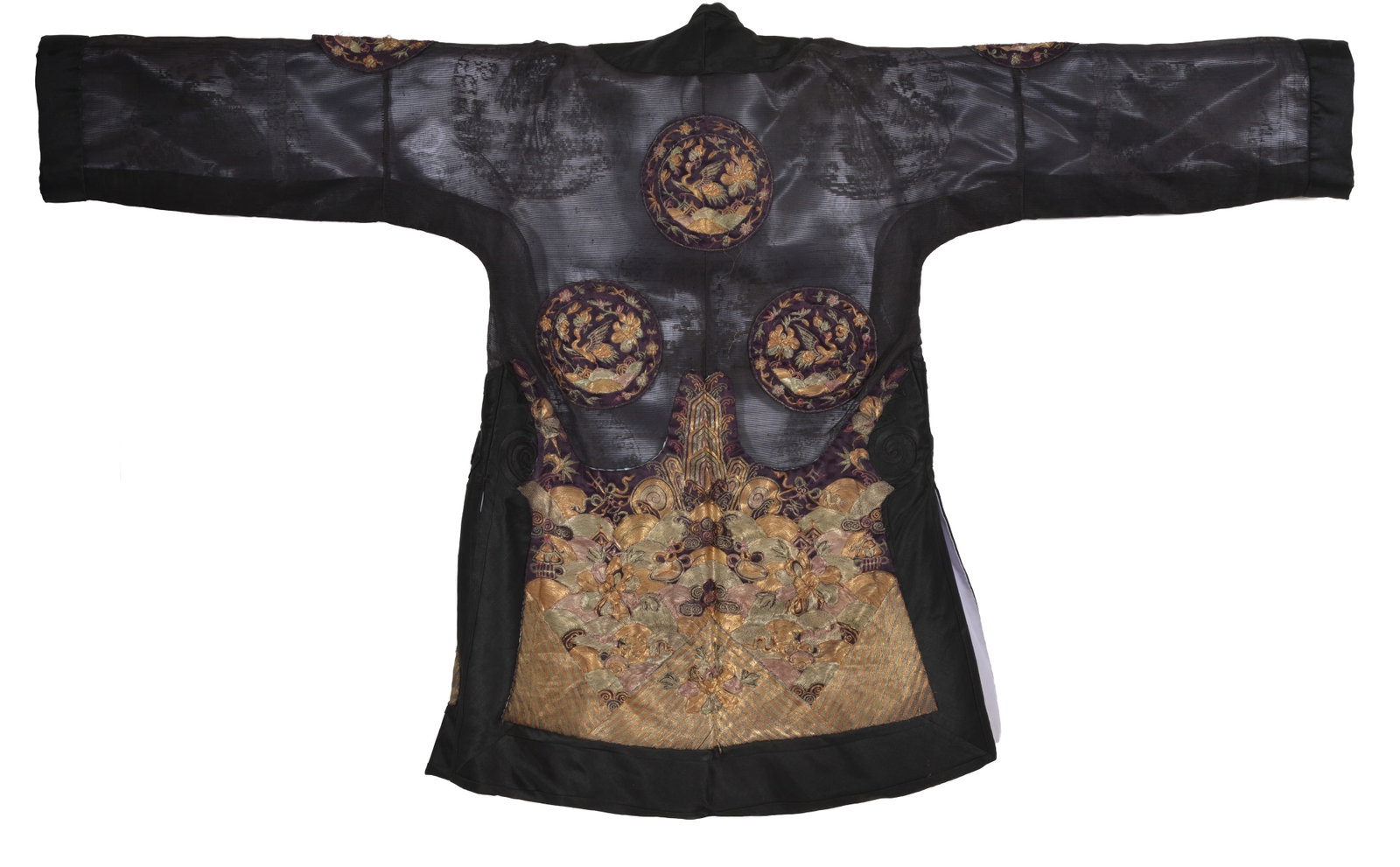 Chinese embroidered robe, early 20th century. Elaborate gold thread crane decorated roundels and - 5