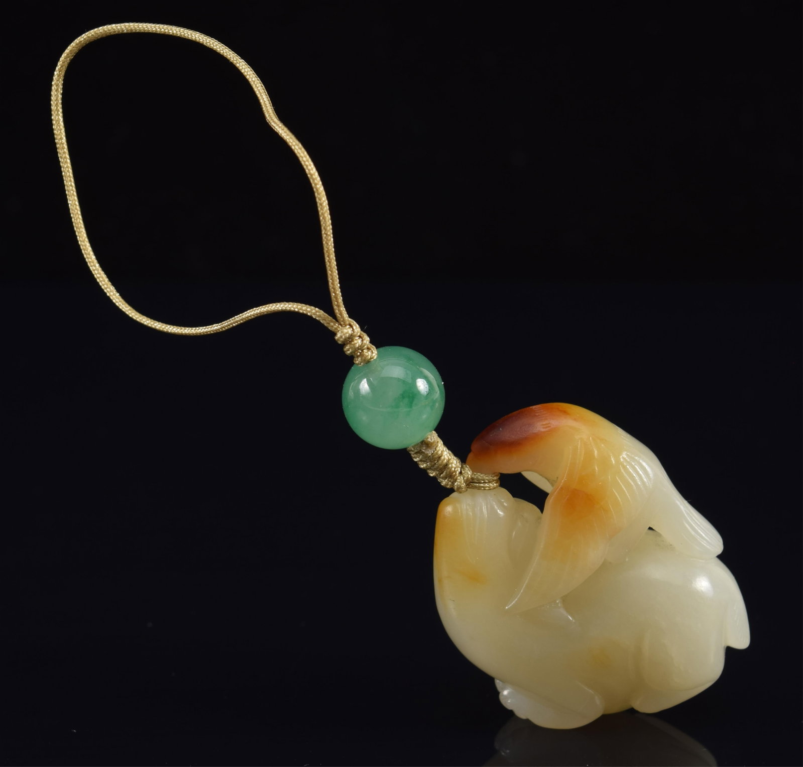 Jade carving. China. 18th century. Carving of a bear and a hawk. Rhebus for an official promotion. (1 of 7)
