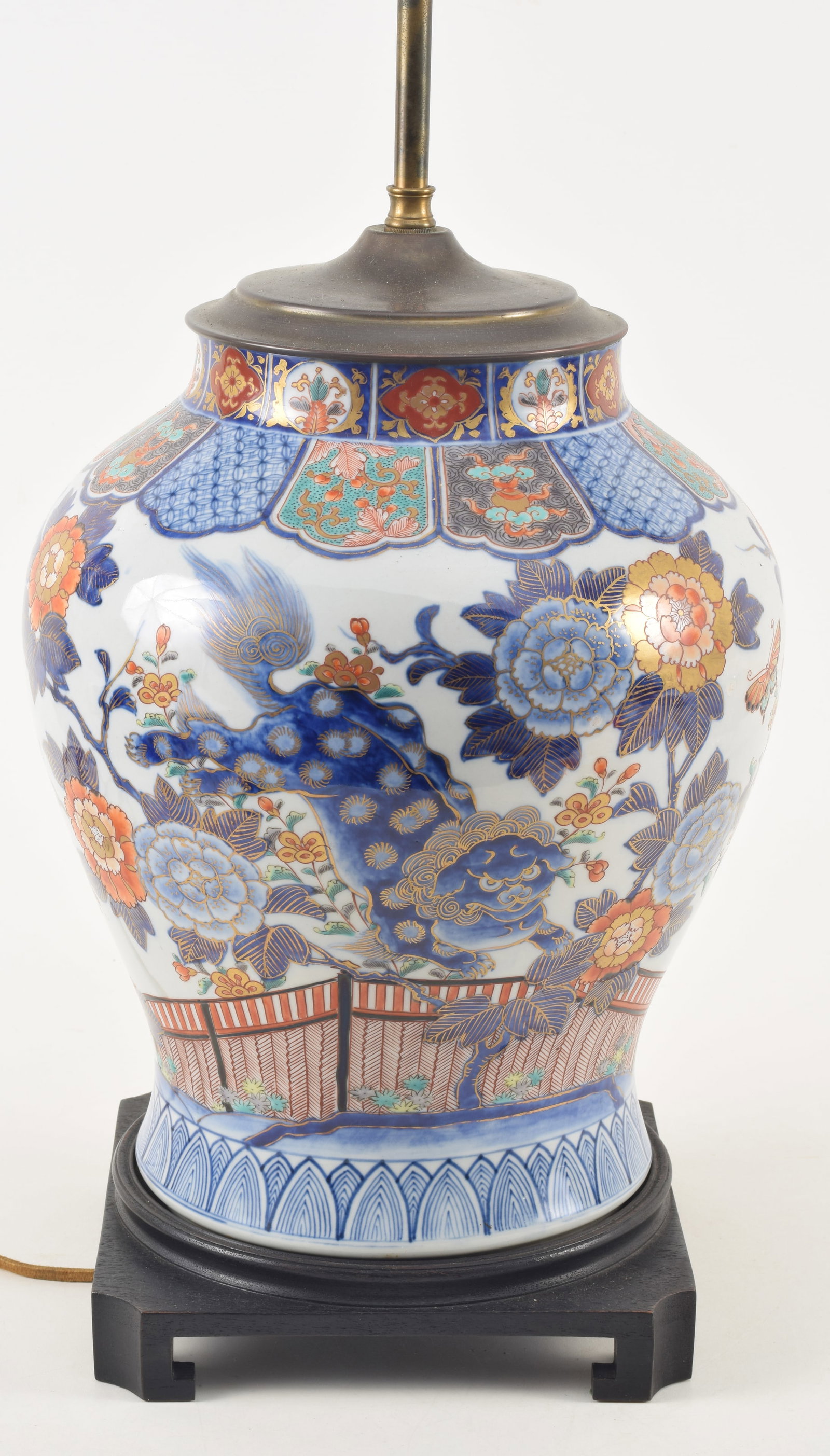 Japanese Imari vase mounted as a lamp, early 20th century. Tsuba finial. Vase about 13in high. (1 of 4)