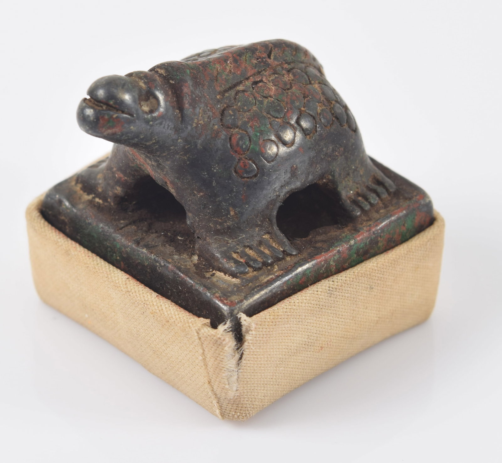Bronze seal. China. Han period (2nd BC - 2nd AD). Tortoise finial. Inscription intact. 1in. (1 of 7)