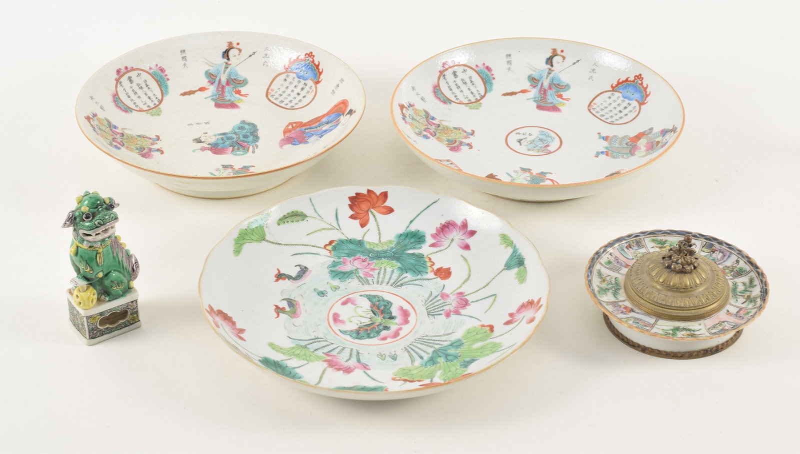 Lot of 5 items. China. 19th/early 20th century. To include: a French bronze mounted inkwell of (1 of 12)