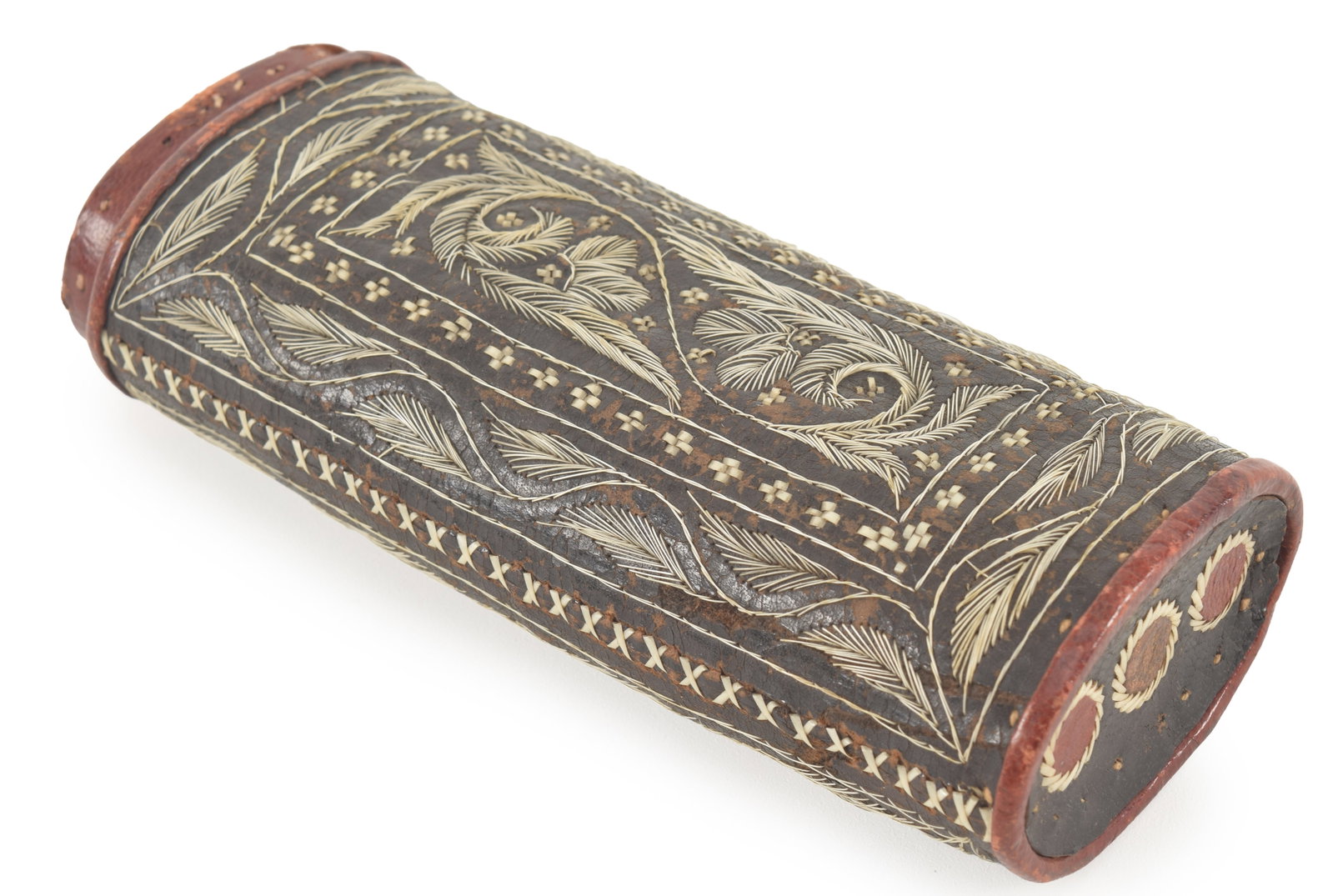 Late 19th/early 20th century American Indian porcupine quill leather needle case. 5.5in length.: Late 19th/early 20th century American Indian porcupine quill leather needle case. 5.5in length.