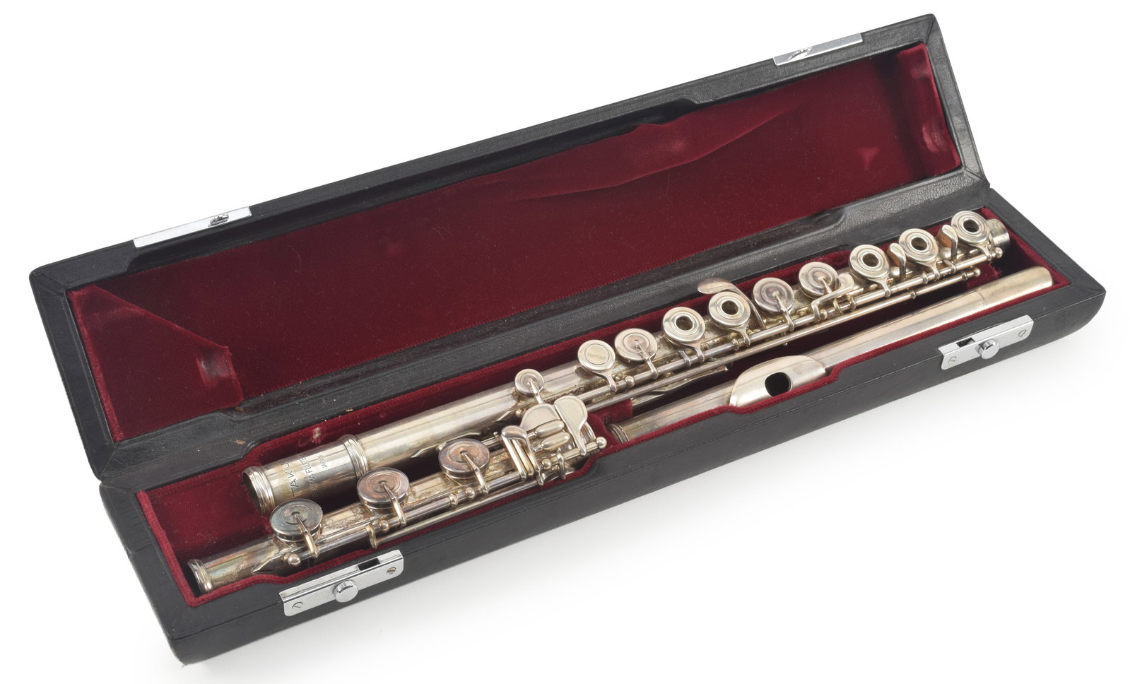 Japanese Silver flute, Takumi marked 900, serial number 0856. Open hold, inline G, B foot in a (1 of 4)