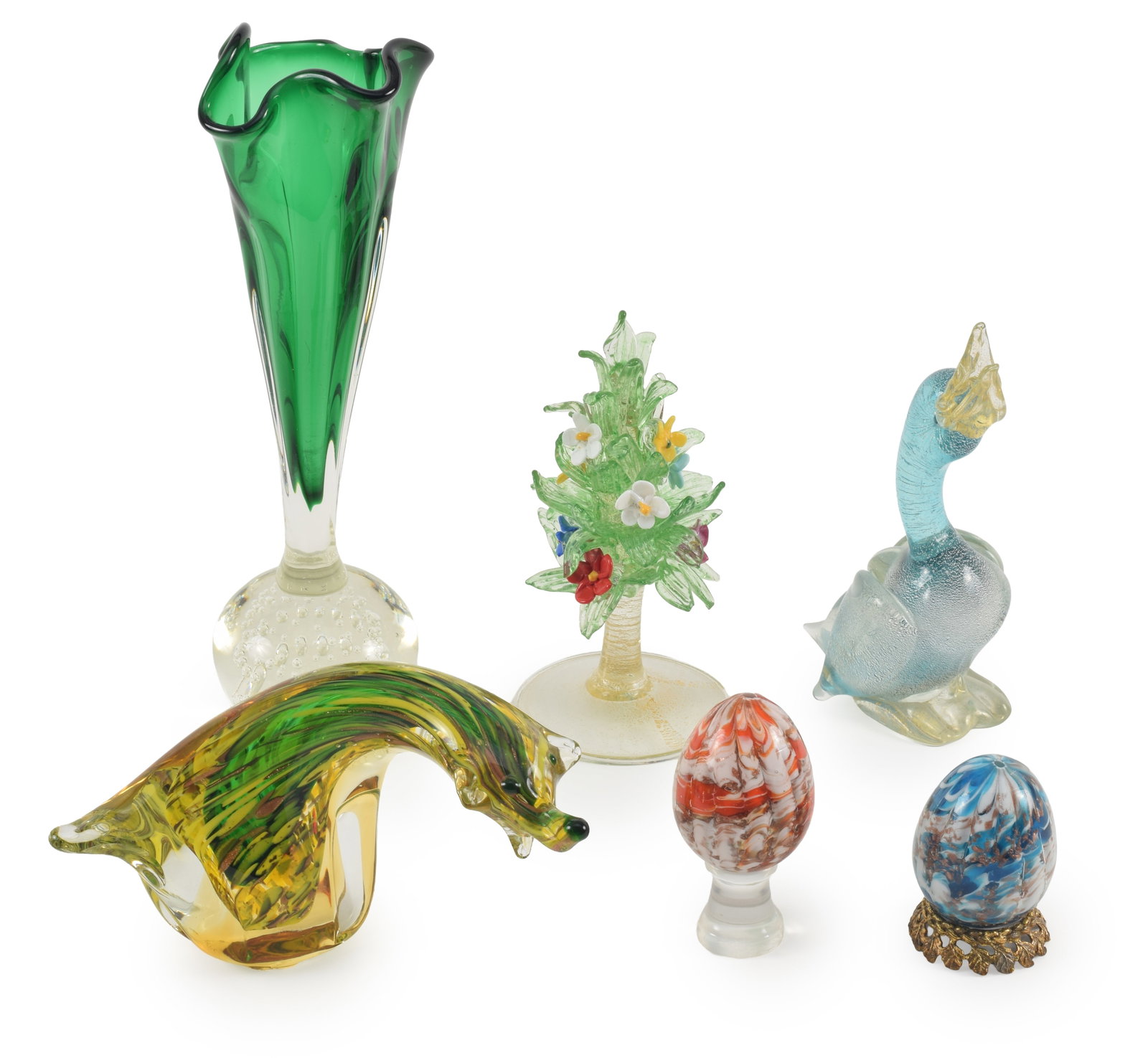 6 Venetian glass items, including a Murano ruffled green vase with control bubble paper weight base,: 6 Venetian glass items, including a Murano ruffled green vase with control bubble paper weight base, a venetian glass flower bush, a vintage Murano goose with gold filagree, a Murano glass bear and tw