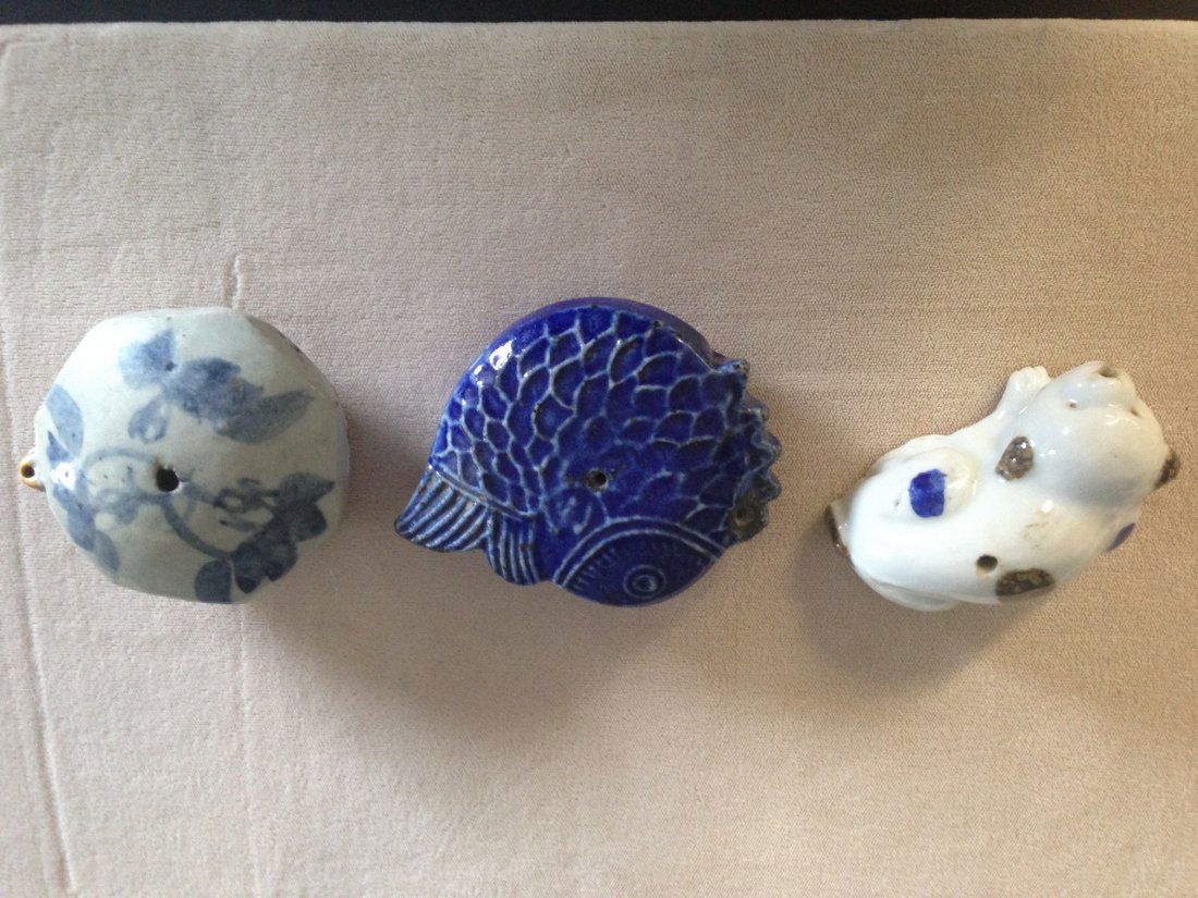 Lot of three 19th century porcelain water pots. One- (1 of 7)