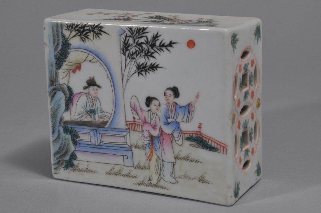 Chinese Famille Verte rectangular porcelain pillow with (1 of 6)