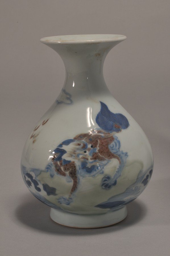 18th/19th century Chinese carved porcelain vase with (1 of 10)