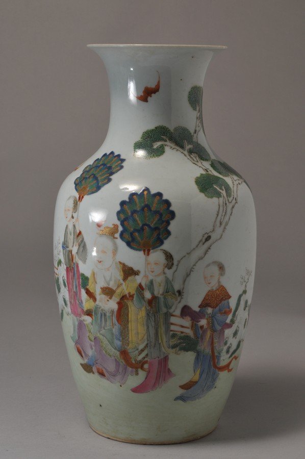 Porcelain Vase. China, 19th century. Famille Rose (1 of 6)