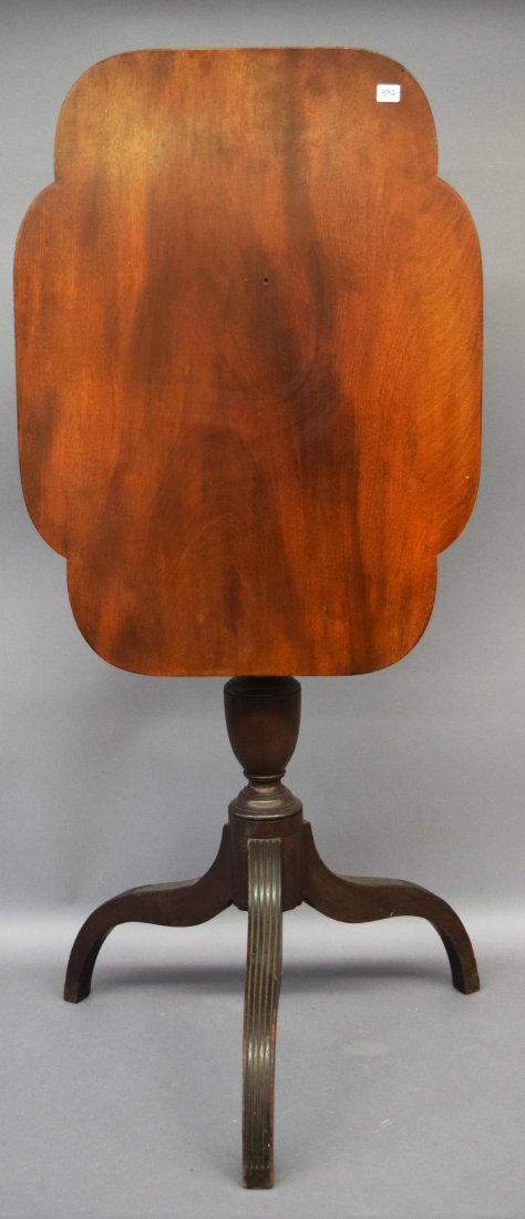 19th century New York Mahogany clover shape tip top (1 of 9)