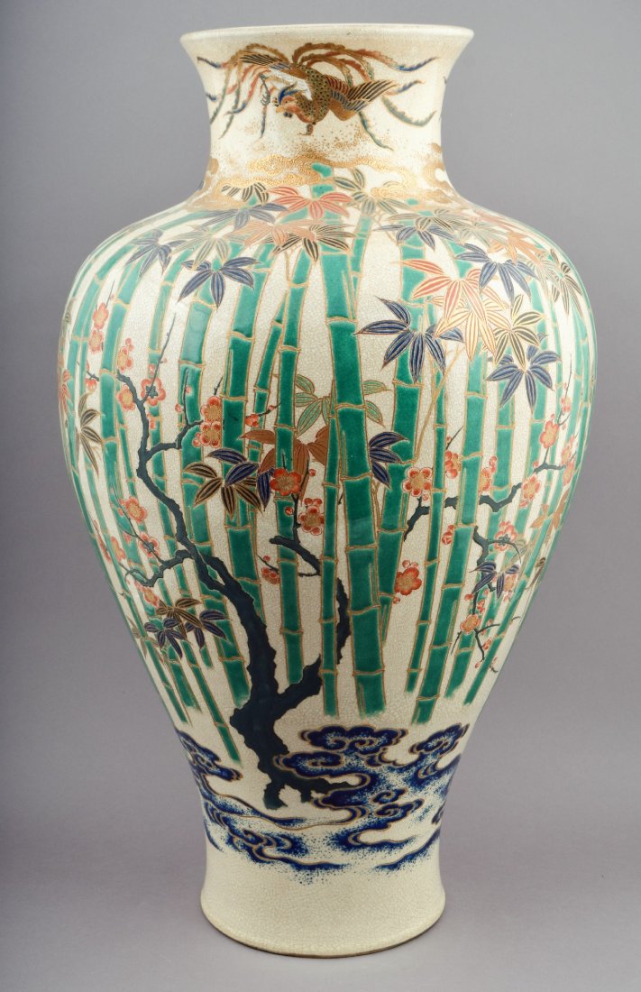 Pottery vase. Japan. 19th century. Satsuma ware. (1 of 10)
