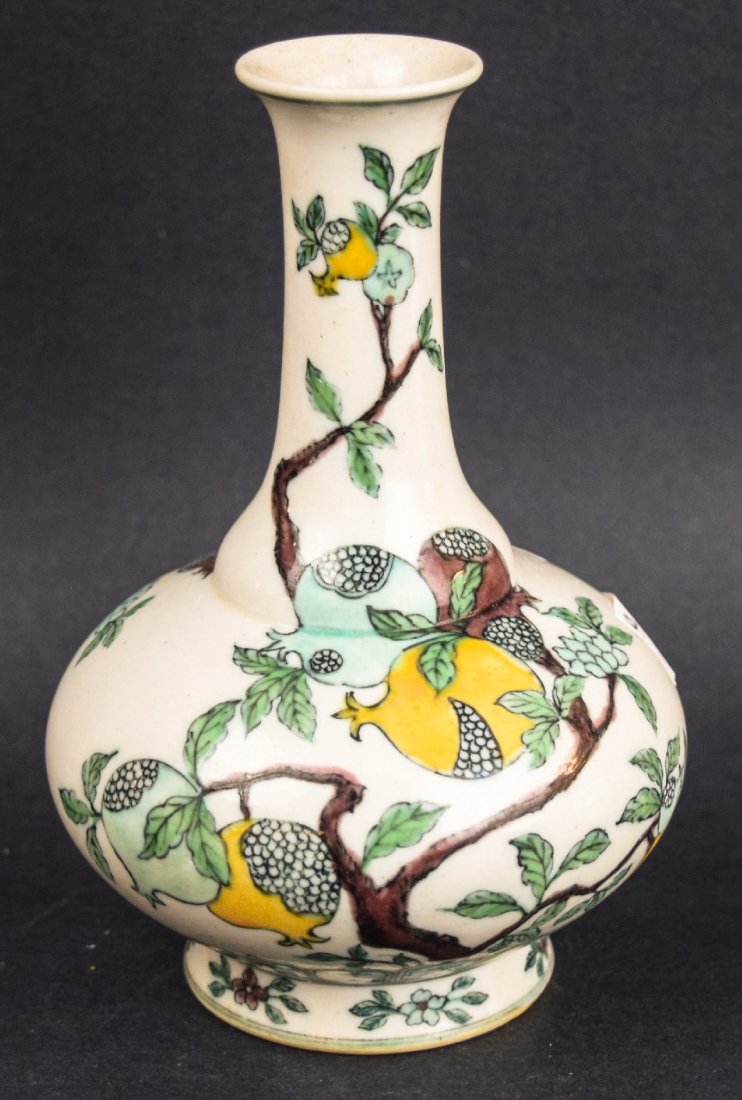 Porcelain vase. China. Late 19th century. Bottle (1 of 6)