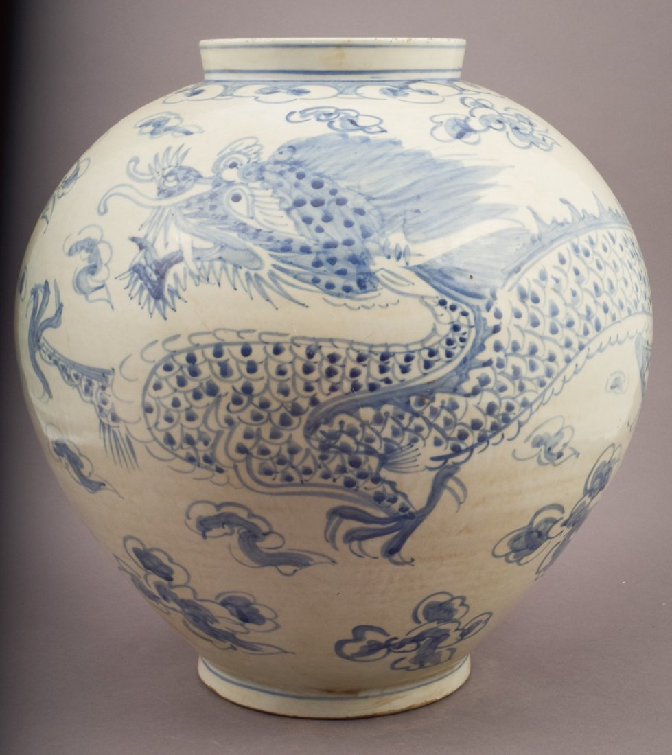 Large ovoid jar. Korean style. 20th century. Decoration (1 of 6)