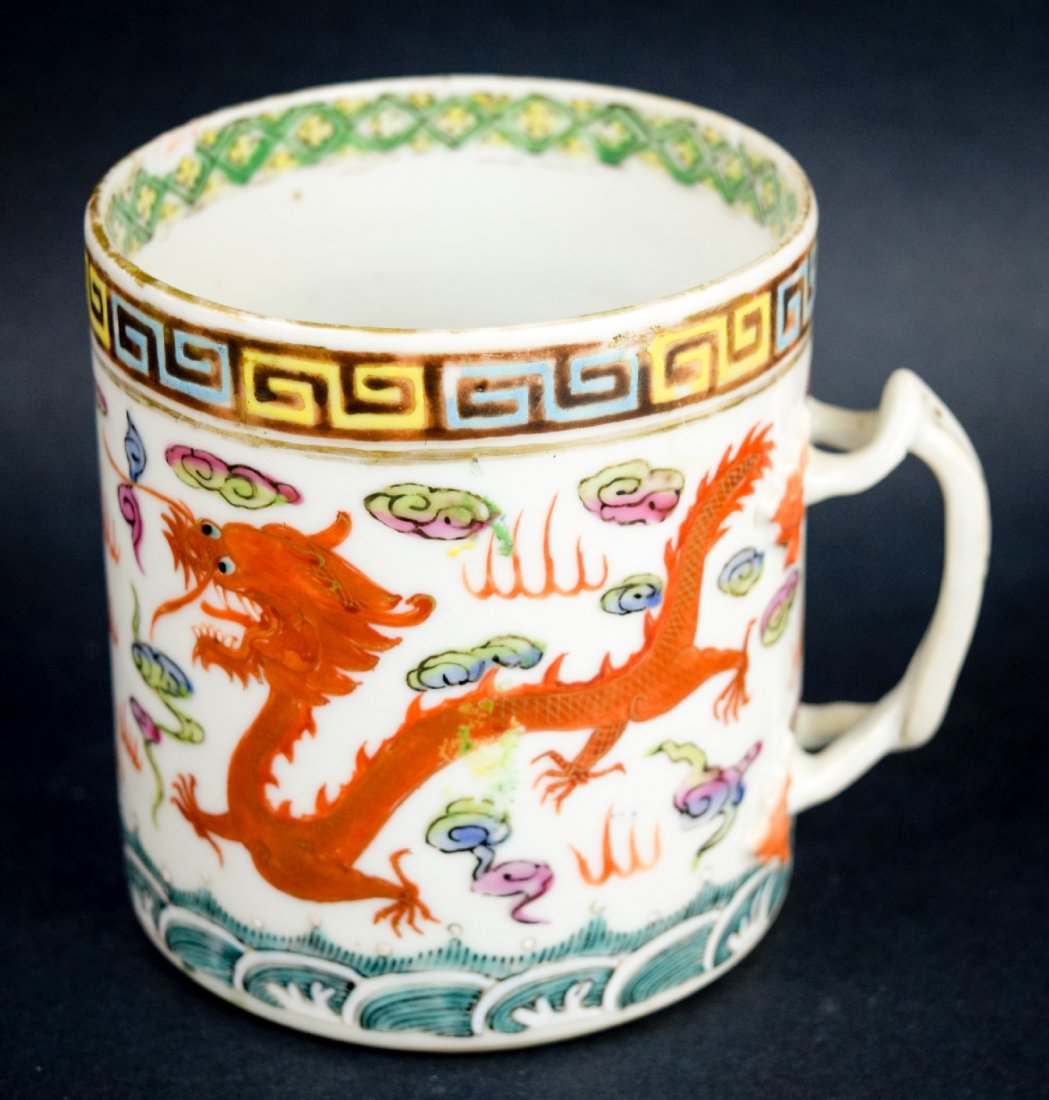 Chinese Export porcelain handle mug. 19th century. (1 of 6)