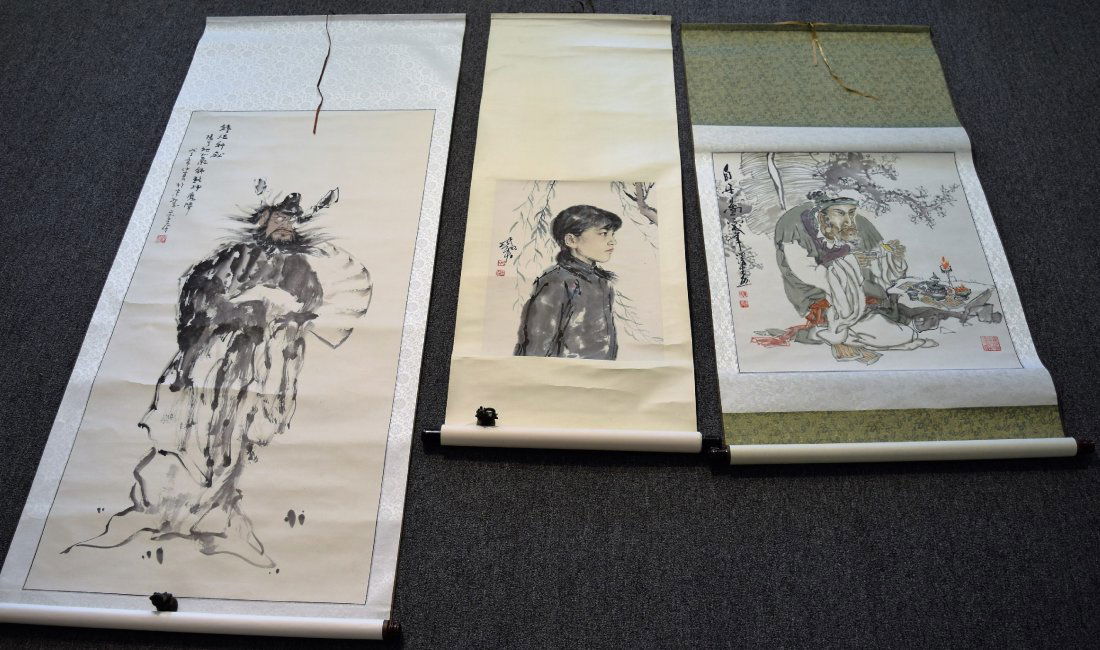 Lot of three scroll paintings. Ink and slight colours (1 of 10)