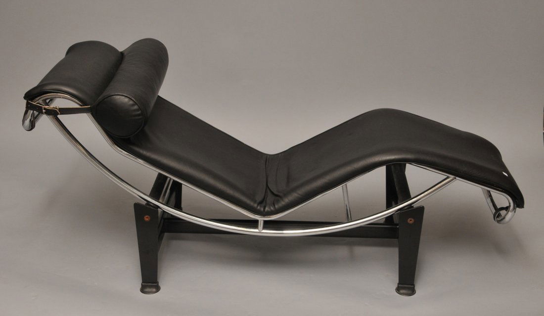LeCorbusier. Mid 20th century Chaise Lounge on stand. (1 of 7)