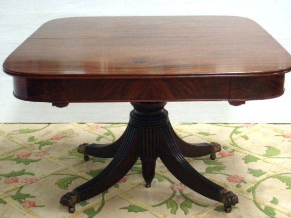 FEDERAL PERIOD MAHOGANY DINING TABLE: FEDERAL PERIOD MAHOGANY DINING TABLE DUNCAN PHYFE PERIOD - AMERICAN - 46 X 51" WITH 3 14 1/2" LEAVES PROFESSION OLDER FINISH *IMPORTANT NOTE - THIS ITEM IS AVAILABLE FOR PICK UP ONLY, IT IS TOO LARGE