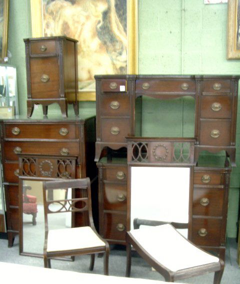 894: MAHOGANY 9 PC. BEDROOM SUITE HUNTLEY FURNITURE - T ...