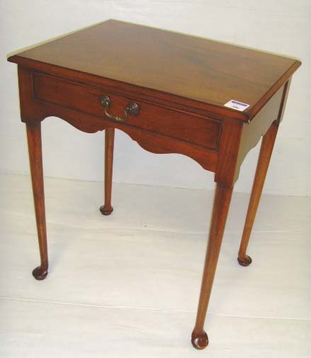FINE ENGLISH QUEEN ANN MAHOGANY SIDE TABLE 16 X 22: FINE ENGLISH QUEEN ANN MAHOGANY SIDE TABLE 16 X 22 1/2 X 17 1/2