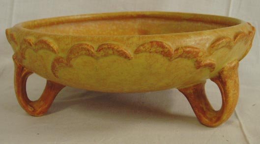 WELLER FOOTED BOWL, 3"H X 8"D (HAS HAIRLINE)
