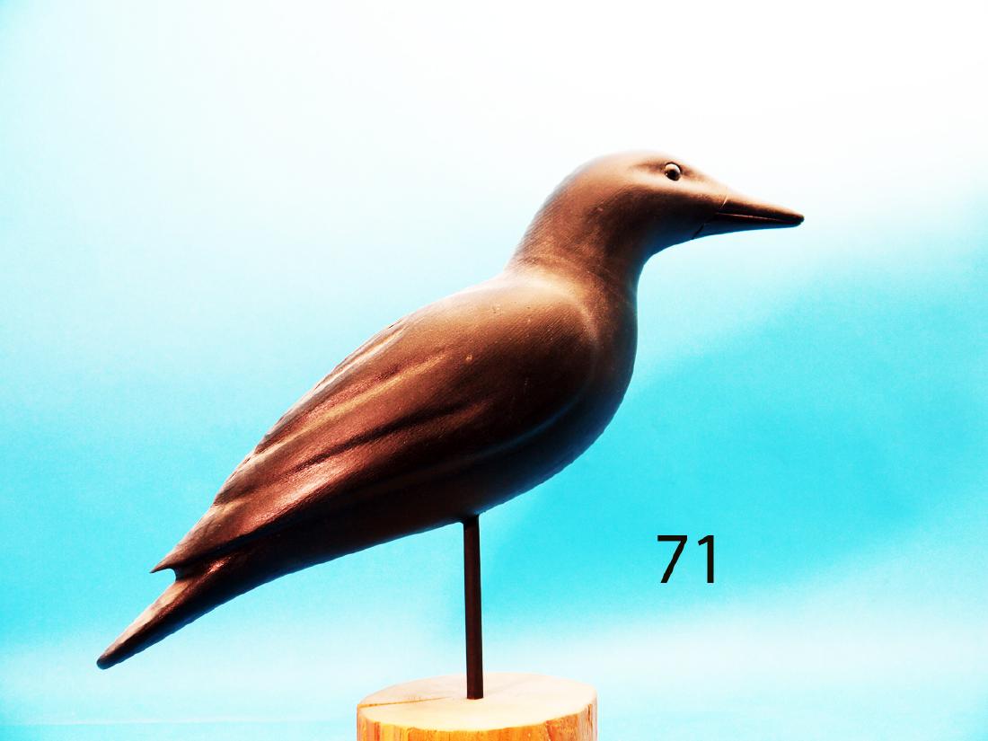 FINE CROW by John Young, Stockton, NJ. Full-size: FINE CROW by John Young, Stockton, NJ. Full-size carving in excellent original paint and condition. Relief-carved wings with carved wing tips. Carved in an alert position. Glass eyes. Mounted atop a c