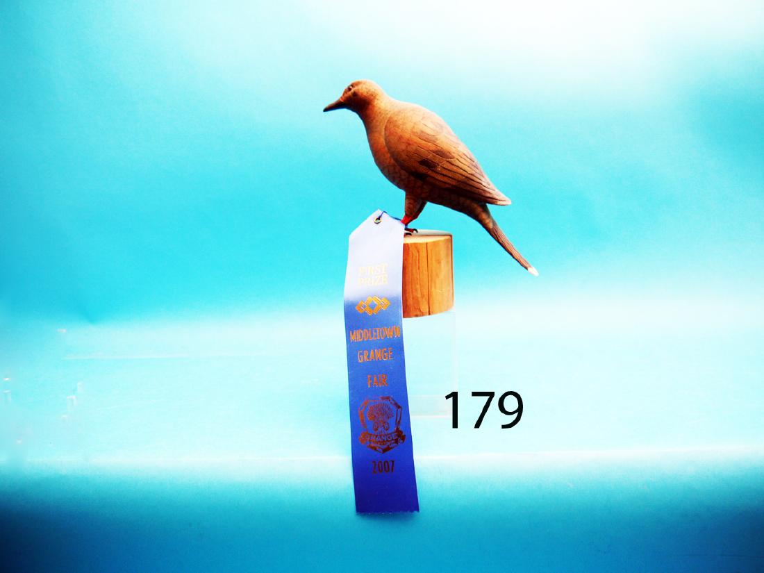 FULL-SIZE DOVE by John Young, Stockton, NJ. Excellent: FULL-SIZE DOVE by John Young, Stockton, NJ. Excellent original paint and condition. Competition carving with detailed paint pattern overall. Elongated fluted tail. Head turned slightly left. Retains g