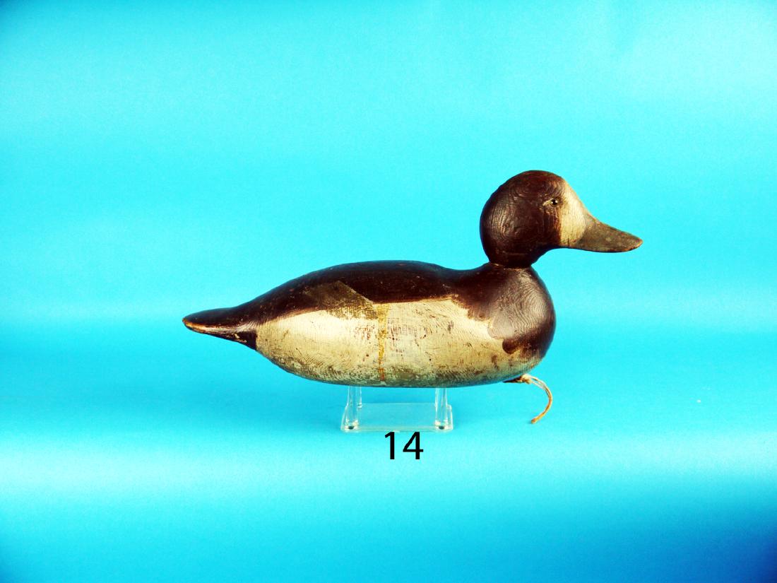 EARLY BLUEBILL HEN by the Mason Decoy Co., Detroit, MI.: EARLY BLUEBILL HEN by the Mason Decoy Co., Detroit, MI. Good original paint and condition. Some in-use paint loss side bottom. Wide bill model with nice swirl paint to back.