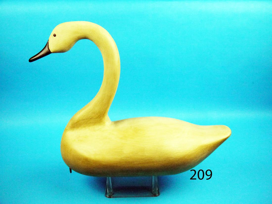 ONE-HALF SIZE SWAN, B. SEABROOK (1 of 1)