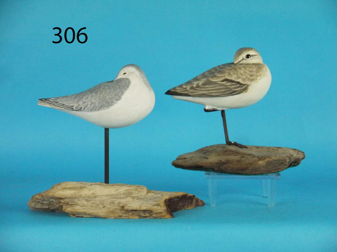 TWO SLEEPING SANDERLINGS: TWO SLEEPING SANDERLINGS. The first is by Dick and Tillie Knoer in excellent original paint and condition. The second is by John Mello, Warren RI. Excellent original paint and condition. Both signed. 